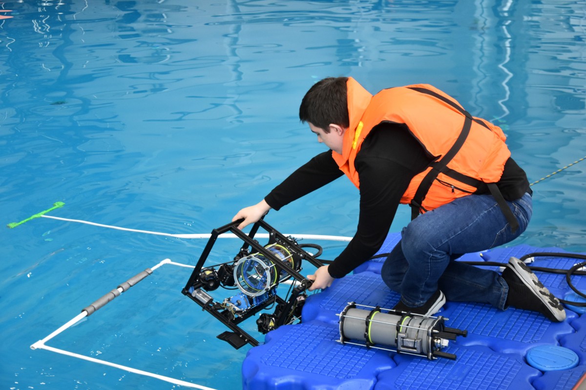 Во Владивостоке состоялись Х Всероссийские соревнования по подводной робототехнике среди школьников