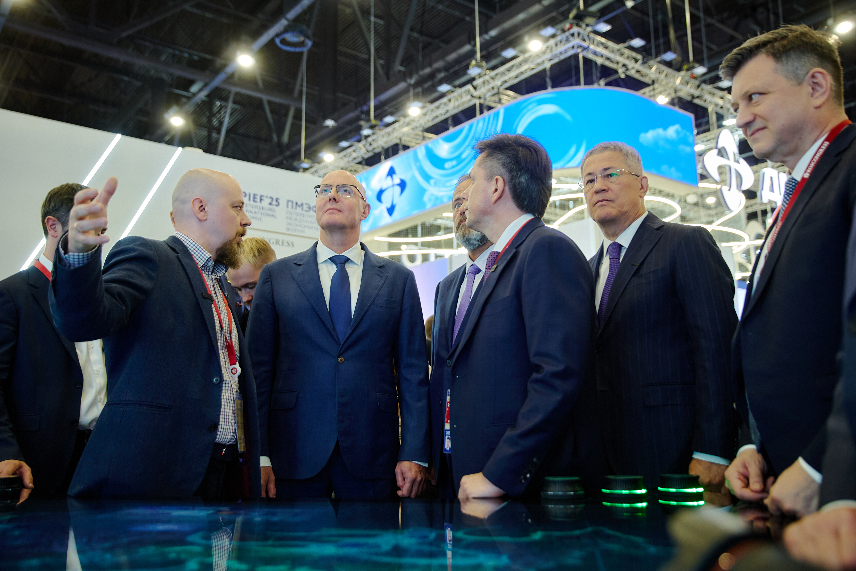 «Росхим» и «Берлога» представили на ПМЭФ новую игру для вовлечения школьников в химию