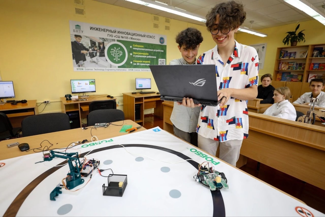 В 150 учреждений общего образования Беларуси поставили комплекты робототехнического оборудования